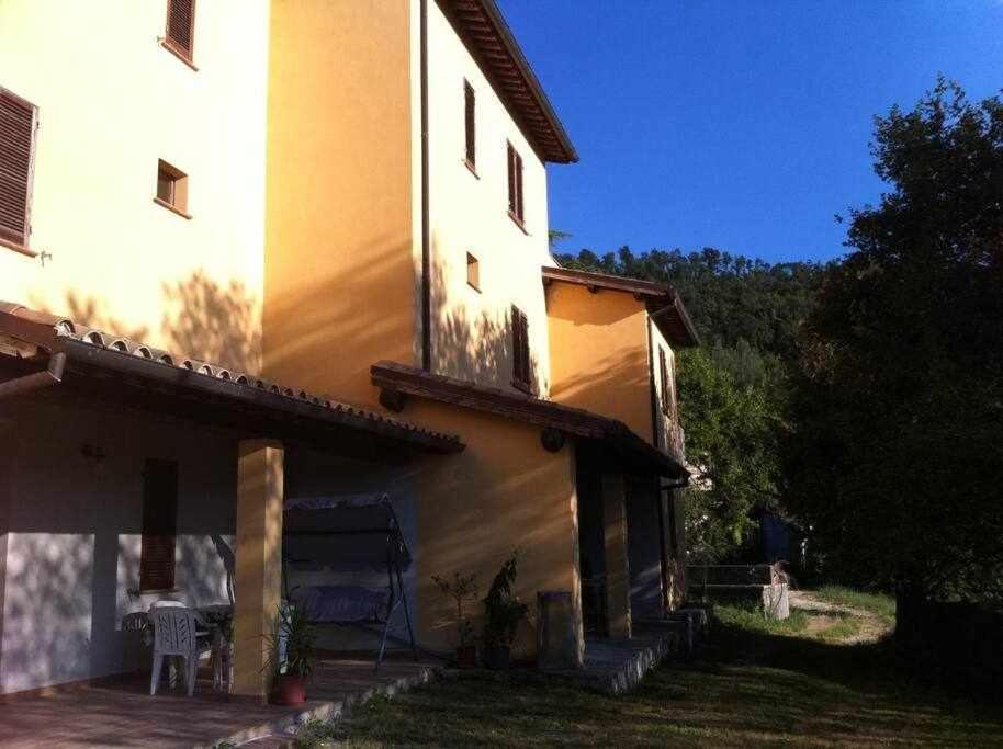 Ospitaci Appartamenti Di Campagna Le Rancole Valtopina Buitenkant foto